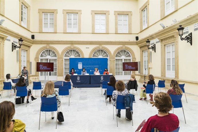 Clausura del I Programa de mentoring liderando en femenino'.