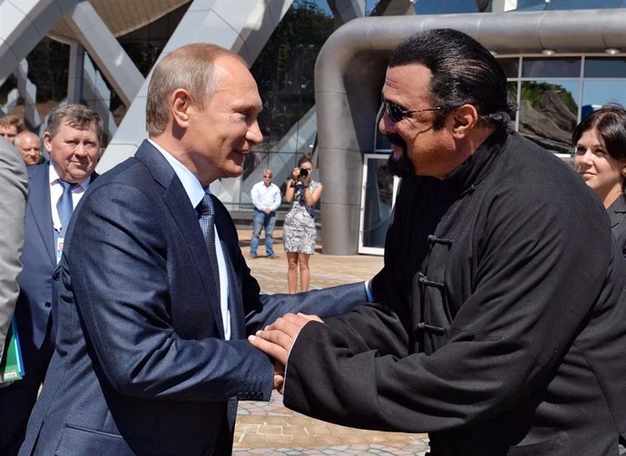 El presidente ruso, Vladimir Putin, y el actor estadounidense Steven Seagal