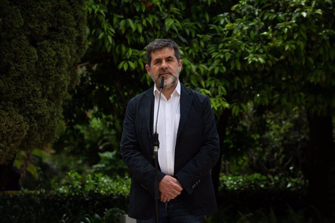 El secretari general de Junts, Jordi Snchez, durant una roda de premsa en els jardins del Palau Robert, a 17 de maig de 2021, a Barcelona.