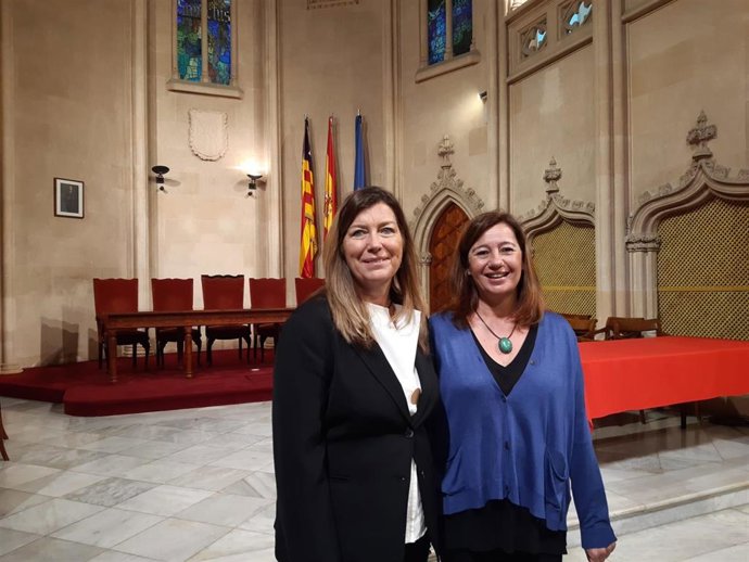 Archivo - La presidenta del Govern, Francina Armengol, y la consellera de Salud y Consumo, Patricia Gómez.