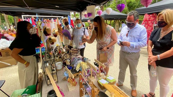 Ayuntamiento organiza el Zoco de Moda Flamenca en el Parque de María Luisa