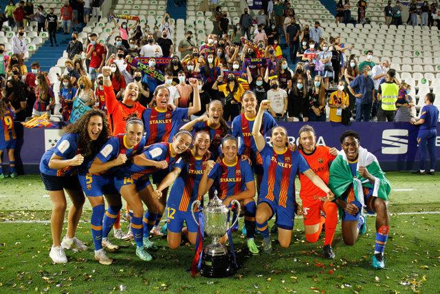 Players of FC Barcelona celebrate the victory with the trophy during the spanish women cup, Copa de la Reina, Final football match played between FC Barcelona and Levante UD at Butarque stadium on May 30, 2021 in Leganes, Madrid, Spain.