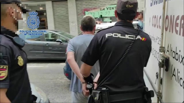 La Policía Nacional detiene a tres personas que obligaban a prostituir a una menor en Elche