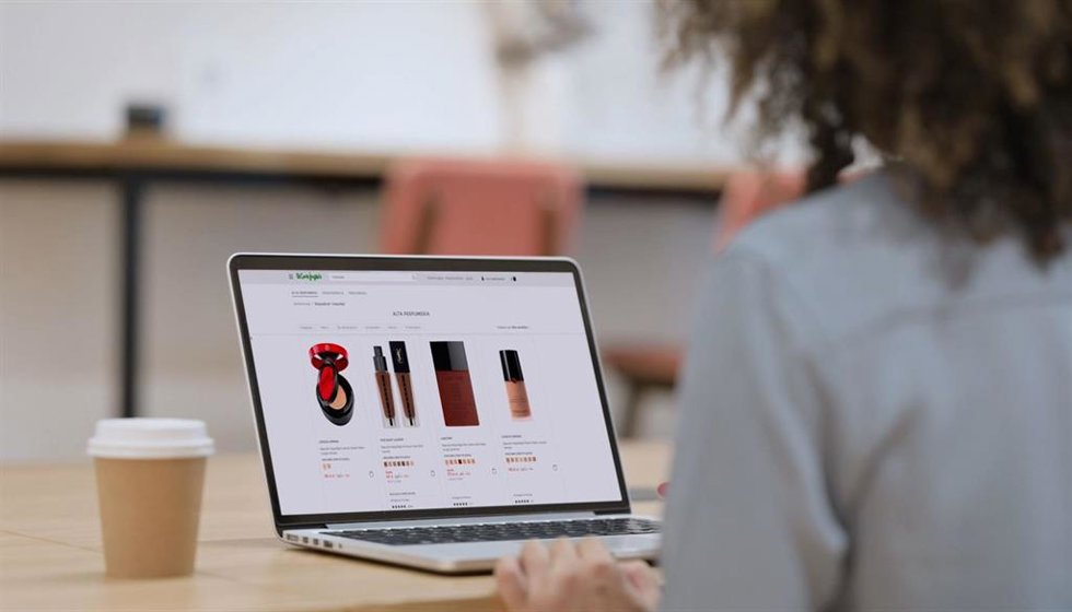 El Corte Inglés lanza el espejo virtual en su web y app