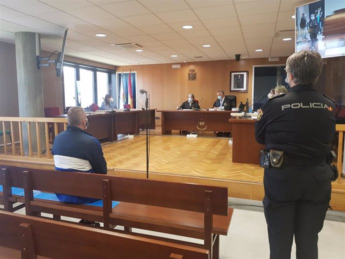 Juicio en la sección quinta de la Audiencia Provincial de Pontevedra, con sede en Vigo, contra un varón acusado de los delitos de quebrantamiento de condena, allanamiento de morada y abuso sexual