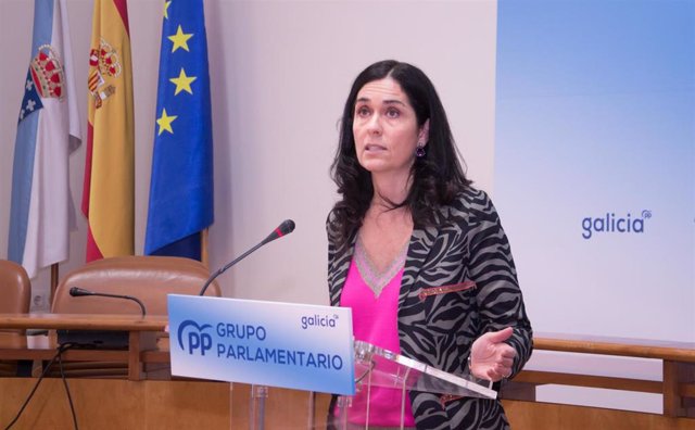 Archivo - La viceportavoz parlamentaria del PPdeG Paula Prado en rueda de prensa