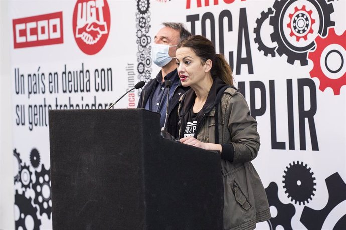 La eurodiputada de Unidas Podemos Sira Rego interviene durante una rueda de prensa en el Círculo de Bellas Artes, a 1 de mayo de 2021, en Madrid, (España). Este sábado CCOO y UGT han convocado concentraciones en varias partes de España con motivo del Dí