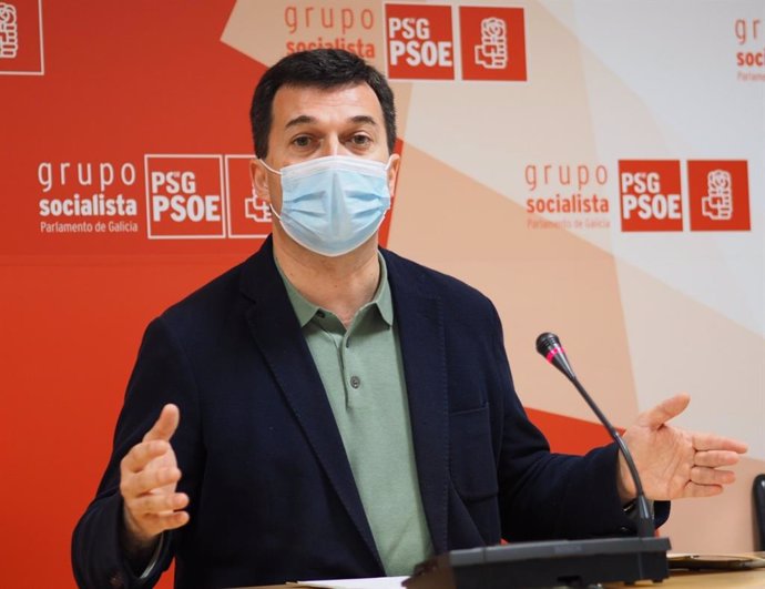 El secretario xeral del PSdeG, Gonzalo Caballero, en rueda de prensa