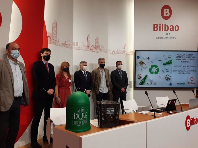 Presentación de una campaña de recogida selectiva de residuos.