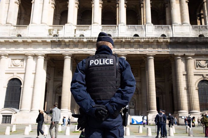 Un agente de la Policía francesa