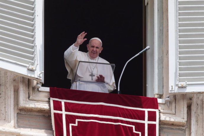 30 May 2021, Vatican, Vatican City: Pope Francis delivers the Regina Caeli prayer form the window overlooking St. Peter's Square at the Vatican. Photo: Evandro Inetti/ZUMA Wire/dpa