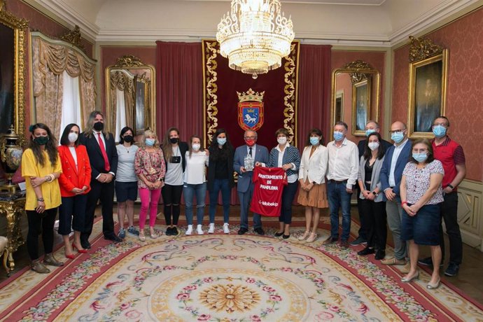 Recepción a Osasuna Femenino en el Ayuntamiento de Pamplona.