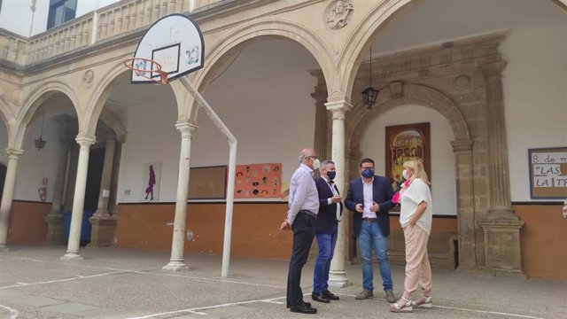 Visita al colegio Santísima Trinidad.