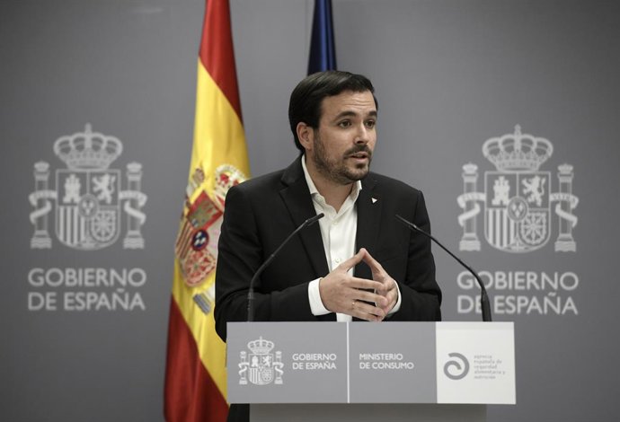 El ministro de Consumo, Alberto Garzón, interviene en la presentación del informe sobre los riesgos asociados al consumo de bebidas energéticas, a 31 de mayo de 2021, en el Ministerio de Consumo, Madrid, (España). Durante la convocatoria han explicado l