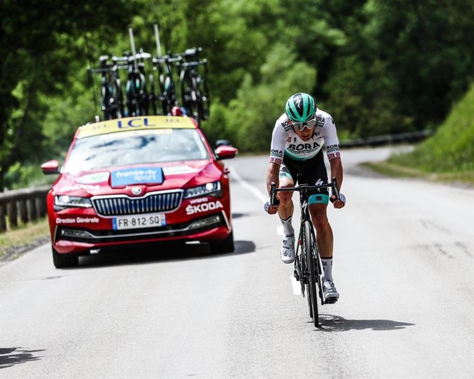 El ciclista austriaco Lukas Pstlberger (BORA-Hansgrohe), ganador de la segunda etapa del Critérium du Dauphiné 2021, disputada entre Brioude y Saugues sobre 172,8 kilómetros