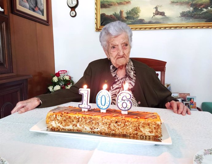 María Amella Colomina, de Tamarite de Litera, celebra sus 106 años, como una de las altoaragonesas más longevas.