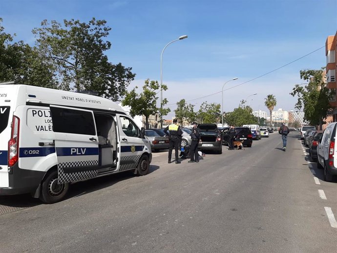 Agentes policiales en el distrito del Marítim de Valncia