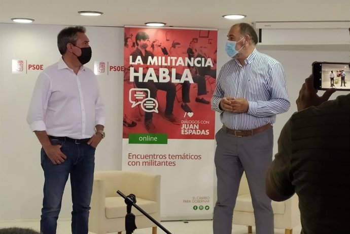 Juan Espadas en la sede del PSOE en San Fernando