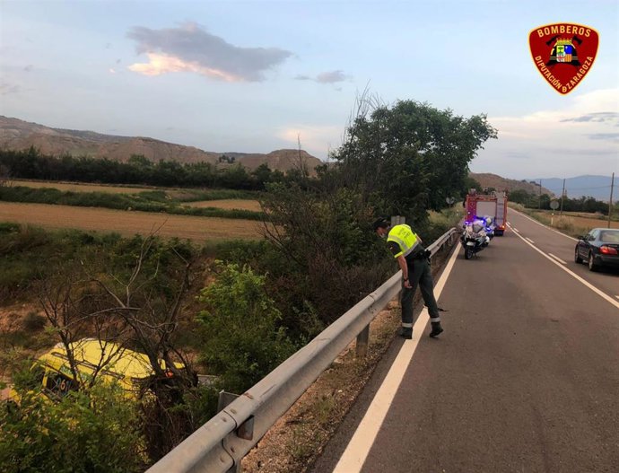 Muere un motorista al precipitarse opr un puente de la N-II, entre Ateca y Terrer.