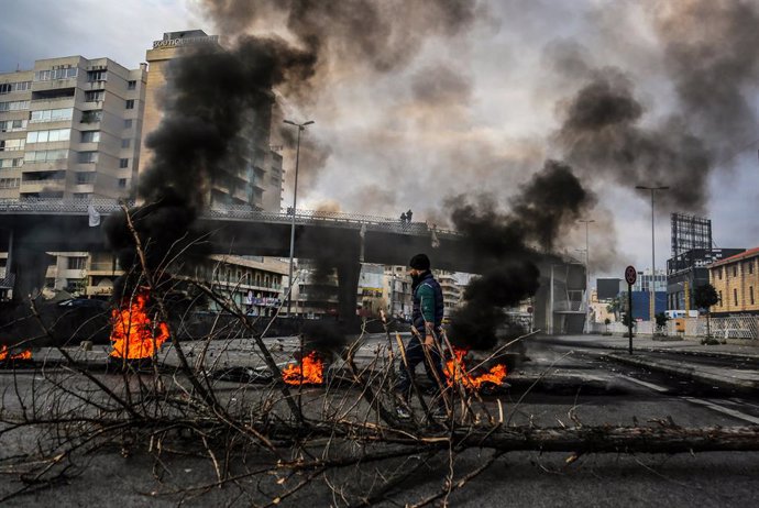 Archivo - Protesta en Líbano a causa de la crisis económica