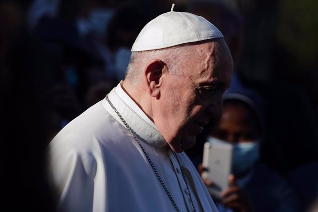 31 May 2021, Vatican, Vatican City: Pope Francis leads the Holy Rosary prayers in the Vatican Gardens after the "Marathon of Prayer" for an end to the Covid-19 pandemic and the resumption of work and social activities. Photo: Evandro Inetti/ZUMA Wire/dpa
