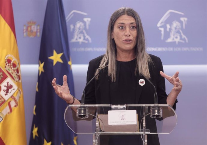 La portavoz de Junts per Catalunya, Miriam Nogueras, interviene en una rueda de prensa