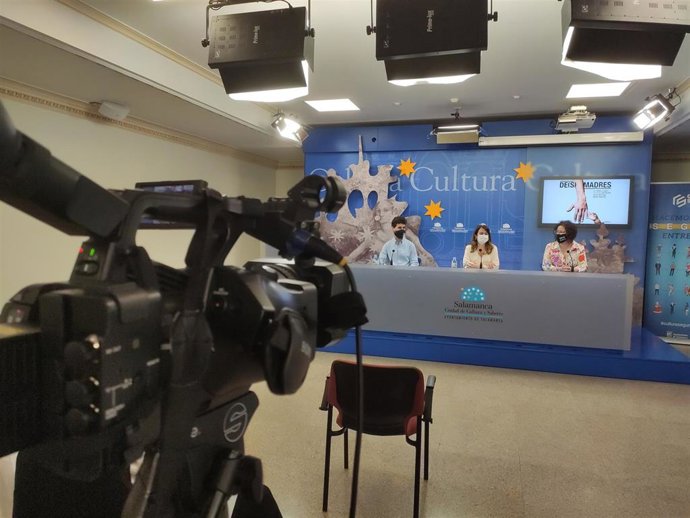 Presentación de la obra 'De(s) Madres' de La Bulé en Salamanca