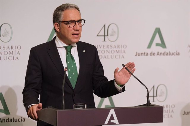 El consejero de la Presidencia y portavoz del Gobierno andaluz, Elías Bendodo, en rueda de prensa.