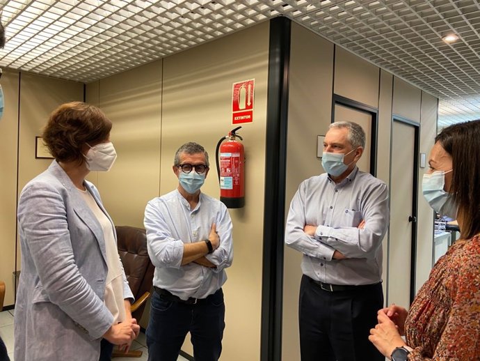 La delegada del Gobierno en La Rioja, María Marrodán, visita la delegación provincial del SEPE