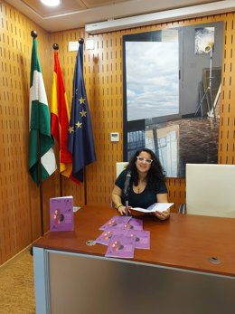 De la Torre presenta el cuaderno.