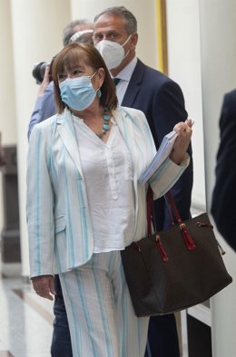 La presidenta del PSOE, Cristina Narbona, a su llegada a una sesión de control al Gobierno en el Senado, a 25 de mayo de 2021, en Madrid (España). 