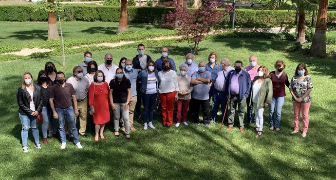 Foto de Susana Díaz con militantes socialistas en Nigüelas