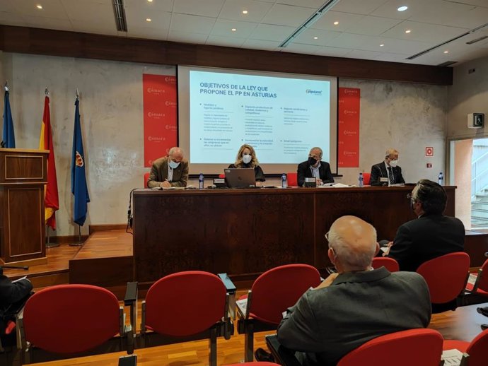 Teresa Mallada, en la presentación ante las cámaras de comercio