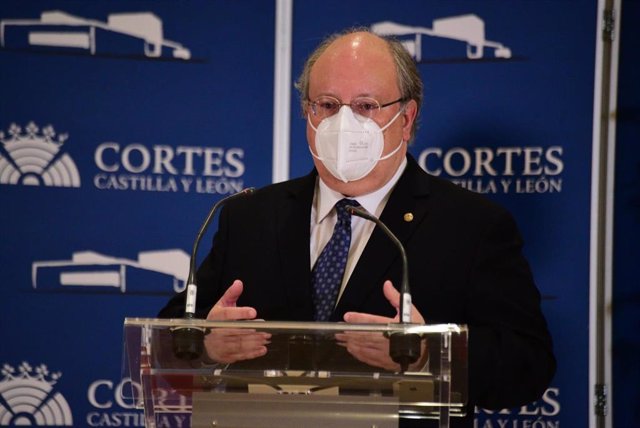 El presidente del CESCyL, Enrique Cabero, durante la rueda de prensa.