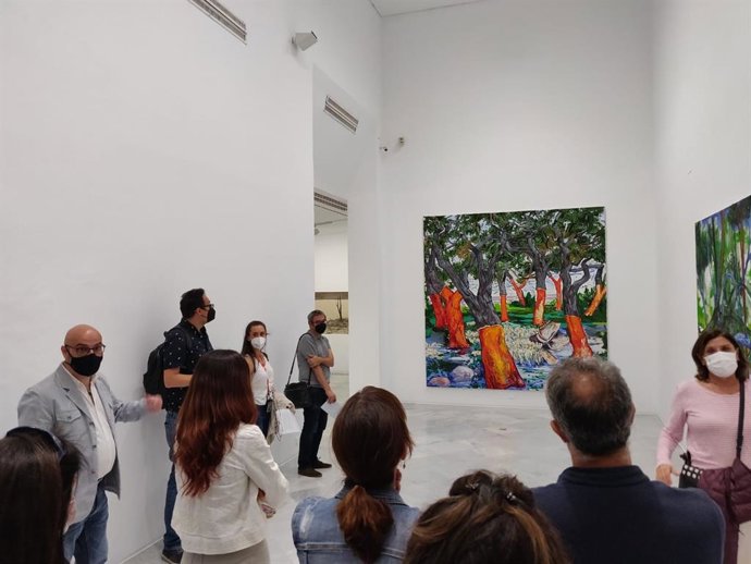 El comisario Iván de la Torre Amerighi explica la exposición en el CAAC de Abraham Lacalle 'Experimentos con el paisaje'