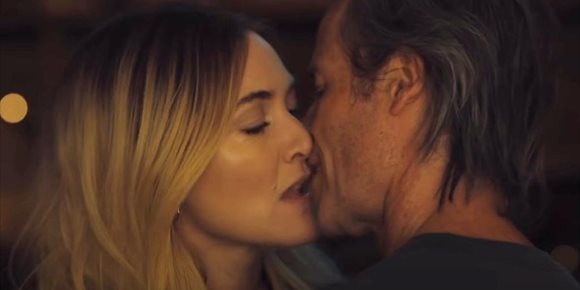 8. Mare of Easttown: Kate Winslet se negó a que borraran su barriga en una escena de sexo y quitaran su arrugas de carteles