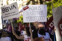 Trabajadores de BBVA harán huelga mañana para rechazar los 3.300 despidos