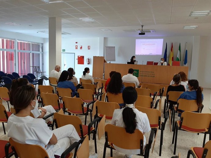 El Infanta Elena de Huelva celebra el I Ciclo de Charlas sobre Violencia de Género.