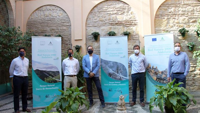 El delegado de Desarrollo Sostenible del Gobierno andaluz en Córdoba, Giuseppe Aloisio (centro), en la presentación de las actividades.