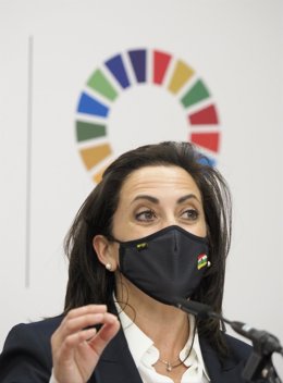 La presidenta del Gobierno de La Rioja, Concha Andreu, en una comparecencia en Pamplona.