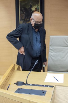 El sacerdote y expolicía, Silverio Nieto Núñez, a su llegada a la Comisión de Investigación sobre la utilización de medios de Interior para favorecer al PP y anular pruebas en casos de corrupción, a 1 de junio de 2021, en la Sala Prim del Congreso de lo
