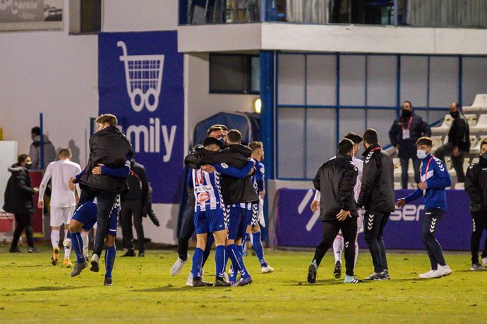 Archivo - Players of Alcoyano celebrate the victory after the spanish cup, Copa del Rey football match played between CD Alcoyano and Real Madrid at El Collao stadium on January 20, 2021 in Alcoy, Alicante, Spain.