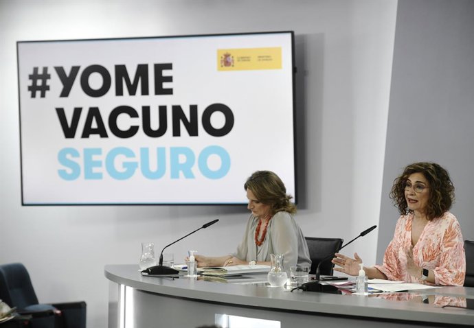 (I-D) La vicepresidenta cuarta y ministra de Transición Ecológica y Reto Demográfico, Teresa Ribera; y la ministra Portavoz, María Jesús Montero