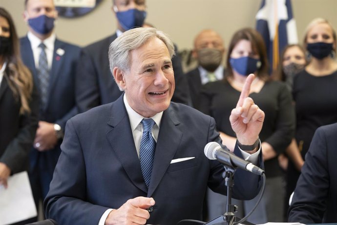 Archivo - 10 September 2020, US, Austin: Texas Governor Greg Abbott speaks at a press conference with Austin police during which he announced a plan to punish Texas cities that cut police spending. Photo: Bob Daemmrich/ZUMA Wire/dpa