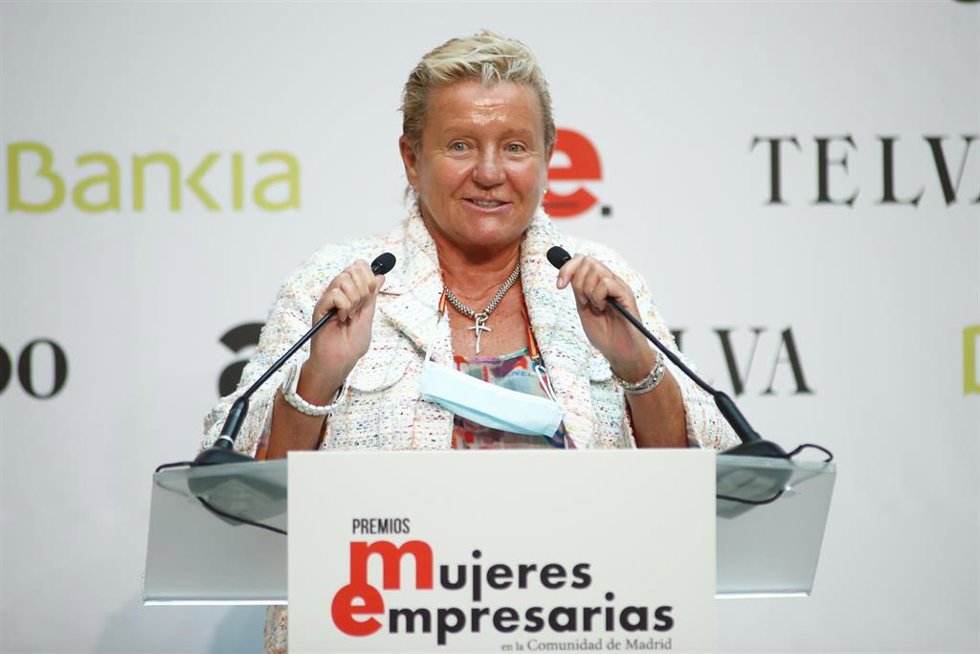 Archivo - La presidenta de Eulen, María José Álvarez interviene tras recoger el premio a Mejor Trayectoria Empresarial durante la ceremonia de entrega de los Premios Mujeres Empresarias en la Comunidad de Madrid Actualidad Económica / Telva, en la Real 