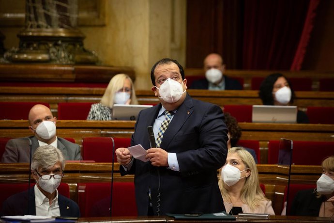 El conseller d'Interior de la Generalitat, Joan Ignasi Elena, en el ple del Parlament del 2 de juny del 2021.