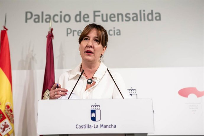 La consejera de Igualdad y portavoz del Gobierno regional, Blanca Fernández, comparece en rueda de prensa en el Palacio de Fuensalida para informar sobre los acuerdos del Consejo de Gobierno
