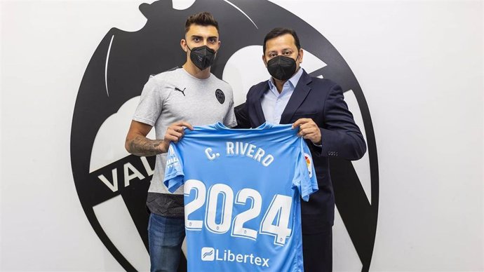 El Valencia renueva hasta 2024 al portero canterano Cristian Rivero