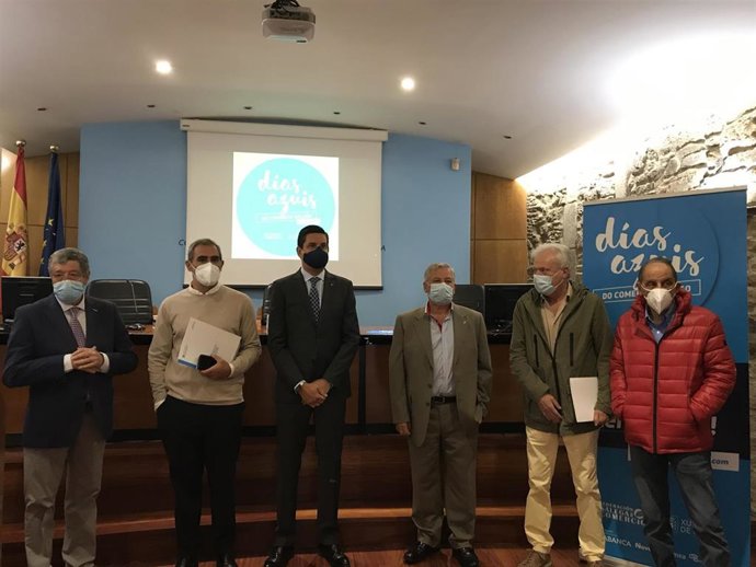 El presidente de la Federación Gallega de Comercio, el director xeral de Comercio y el director de Banca de Particulares de Abanca