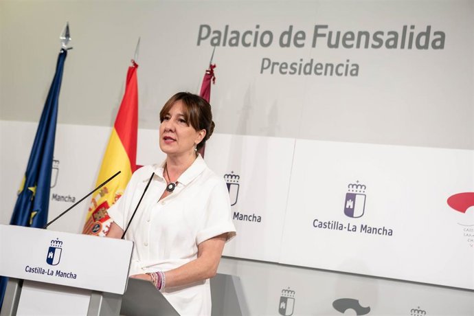 La consejera de Igualdad y portavoz del Gobierno regional, Blanca Fernández, comparece en rueda de prensa en el Palacio de Fuensalida